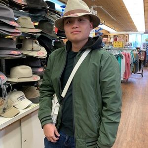 Meet your Posher, Trung